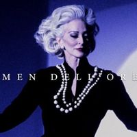 siêu mẫu Carmen Dell