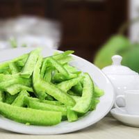 Gợi ý những món ăn vặt lành mạnh ngày Tết cho các nàng