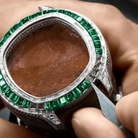 Ra mắt đồng hồ Piaget Polo Emperador đính 53 viên ngọc lục bảo