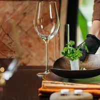Ẩm thực chay tinh tế, sáng tạo thu hút nhiều người trẻ