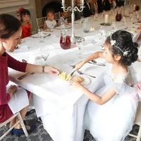 người giàu nuôi dạy con