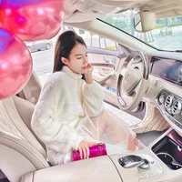 Đôi bạn thân đưa nhau đi du lịch sang chảnh kỷ niệm 18 năm tình bạn