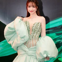 Nữ ca sĩ đeo trang sức trị giá gần nửa tỷ nhận giải Làn sóng xanh 2023