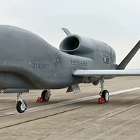 Triều Tiên khoe 2 mẫu UAV giống "Ác điểu" và "Thần chết" của Mỹ