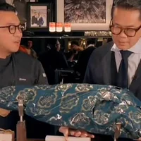 Một đặc sản giá gần 4.500 USD dùng vàng làm gia vị, Shark Hưng và Thái Công đều gây tranh cãi khi nói Việt Nam chỉ có 10 cái?
