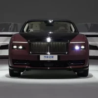 Bộ đôi xế khủng được Minh "Nhựa" nhá hàng sẽ về Việt Nam: Revuelto khẳng định đam mê Lamborghini, Spectre trải nghiệm xe điện của Rolls-Royce