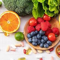 Uống vitamin C cùng thứ này giúp tổng hợp collagen gấp nhiều lần, chị em không biết để làm đẹp đón Tết quả là đáng tiếc