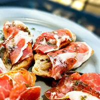Đùi heo muối (Jamon Iberico) có đáng giá 112 triệu đồng không?