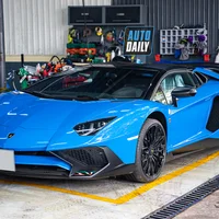 Bắt gặp Lamborghini Aventador SV Roadster màu xanh độc nhất Việt Nam