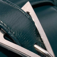 Túi Cassette Bottega Veneta: Sự cổ điển đen xen nét hiện đại