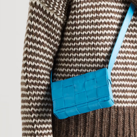 Túi Cassette Bottega Veneta: Sự cổ điển đen xen nét hiện đại