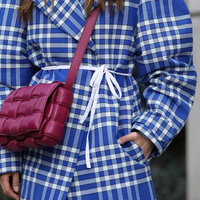 Túi Cassette Bottega Veneta: Sự cổ điển đen xen nét hiện đại