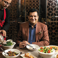 Abhishek Khaitan – người con trai là kỹ sư công nghiệp và có kiến thức về Marketing của ông Lalit Khaitan. Ảnh: Forbes