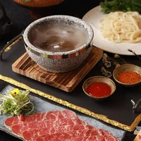 Phở bát đá độc đáo giữa lòng phố cổ Hà Nội