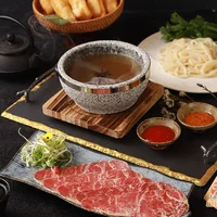 Phở bát đá độc đáo giữa lòng phố cổ Hà Nội