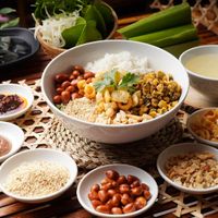 Đặc sản cơm hến Huế nổi tiếng của cố đô Việt Nam