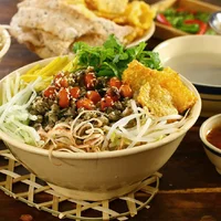 Đặc sản cơm hến Huế nổi tiếng của cố đô Việt Nam