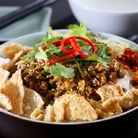Đặc sản cơm hến Huế nổi tiếng của cố đô Việt Nam