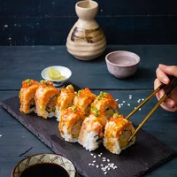 Cùng thưởng thức món sushi hương vị truyền thống Nhật