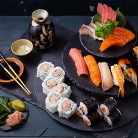 Cùng thưởng thức món sushi hương vị truyền thống Nhật