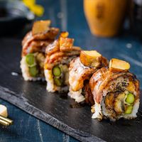 Cùng thưởng thức món sushi hương vị truyền thống Nhật