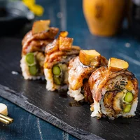 Cùng thưởng thức món sushi hương vị truyền thống Nhật