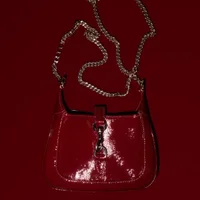 Chiếc túi xách Gucci Jackie biểu tượng và màn tái xuất trên sàn diễn