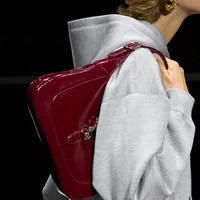 Chiếc túi xách Gucci Jackie biểu tượng và màn tái xuất trên sàn diễn