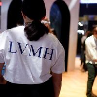 Tỷ phú Bernard Arnault cải tổ LVMH mạnh mẽ để chuẩn bị cho năm 2024