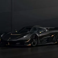 Koenigsegg Jesko độc nhất thế giới với thân xe bằng sợi carbon và mạ vàng 24k