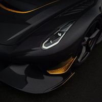 Koenigsegg Jesko độc nhất thế giới với thân xe bằng sợi carbon và mạ vàng 24k