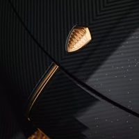 Koenigsegg Jesko độc nhất thế giới với thân xe bằng sợi carbon và mạ vàng 24k