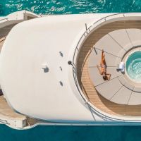 Siêu du thuyền Big Sky 48m từ Oceanfast - Di sản của một thời đại hoàng kim