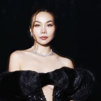 Ai là huyền thoại thời trang Việt?