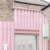 beacon house S&M Architects Materials Assemble cai tao gach op trang men