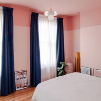 beacon house S&M Architects Materials Assemble cai tao phong ngu son tuong pastel