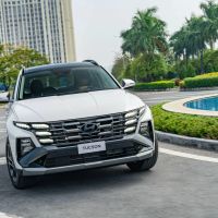 Hãng xe tăng khuyến mãi và ra mắt xe mới tận dụng ưu đãi giảm lệ phí trước bạ