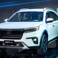 Các hãng xe đồng loạt khuyến mại tận dụng thời gian giảm phí trước bạ