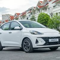 Các hãng xe đồng loạt khuyến mại tận dụng thời gian giảm phí trước bạ
