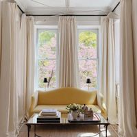 rem cua phong khach sofa