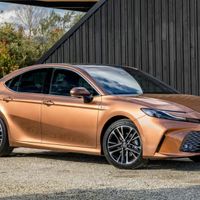 Toyota Camry với diện mạo hoàn toàn mới