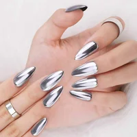 Bắt kịp ngay những xu hướng móng tay "trendy" nhất từ sàn diễn Xuân Hè 2025