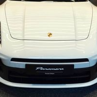 Siêu phẩm Porsche Panamera sắp ra mắt phiên bản mới