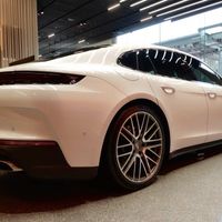 Siêu phẩm Porsche Panamera sắp ra mắt phiên bản mới