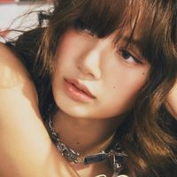 4 tips giúp bạn hóa “nàng thơ” ngọt ngào như Lisa (BLACKPINK) trong “Moonlit Floor”