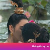 Nụ hôn gây sốc trong phim của Mai Davika
