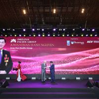 Johnathan Hạnh Nguyễn
