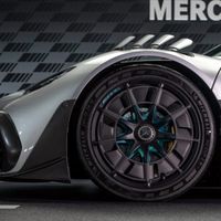 “Siêu phẩm” Mercedes-AMG One đầu tiên lên sàn xe cũ