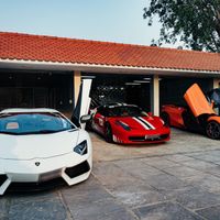 Bán Ferrari 488, đại gia An Giang chi tiếp hơn 30 tỷ mua về bộ ba siêu xe