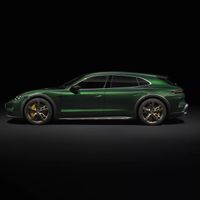 Porsche Taycan Turbo S 2025 ra mắt với công suất tiệm cận siêu xe